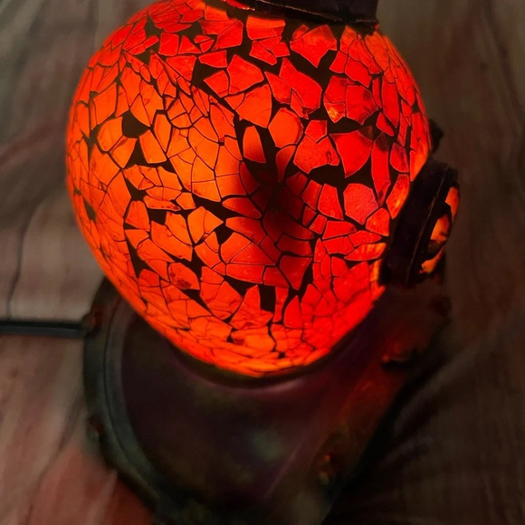 Vintage Style Diver Helmet Amber Glass Accent Lamp, Hard to find - Picture 3 of 16